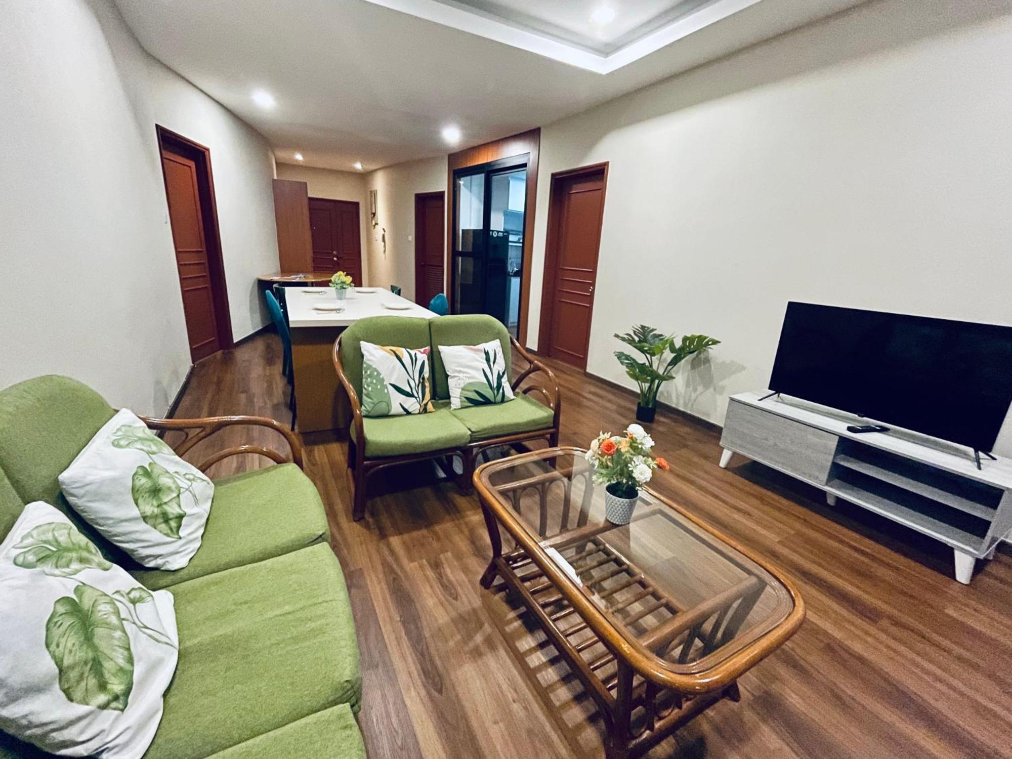Kuching City Center Riverbank Suites With Marvelous River View מראה חיצוני תמונה
