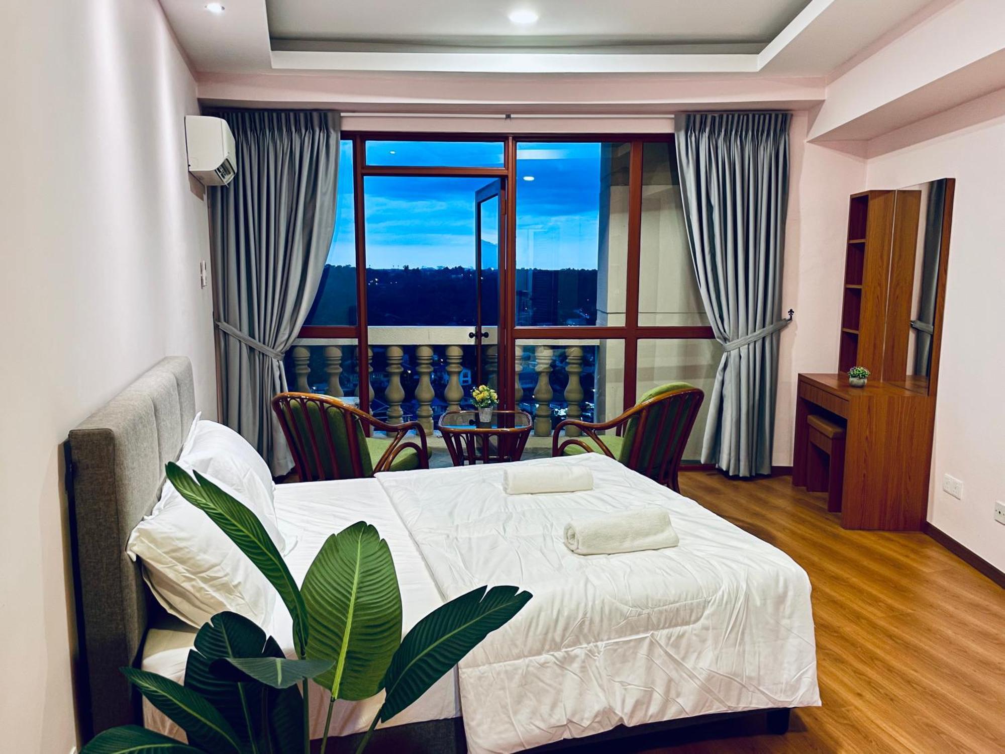 Kuching City Center Riverbank Suites With Marvelous River View מראה חיצוני תמונה