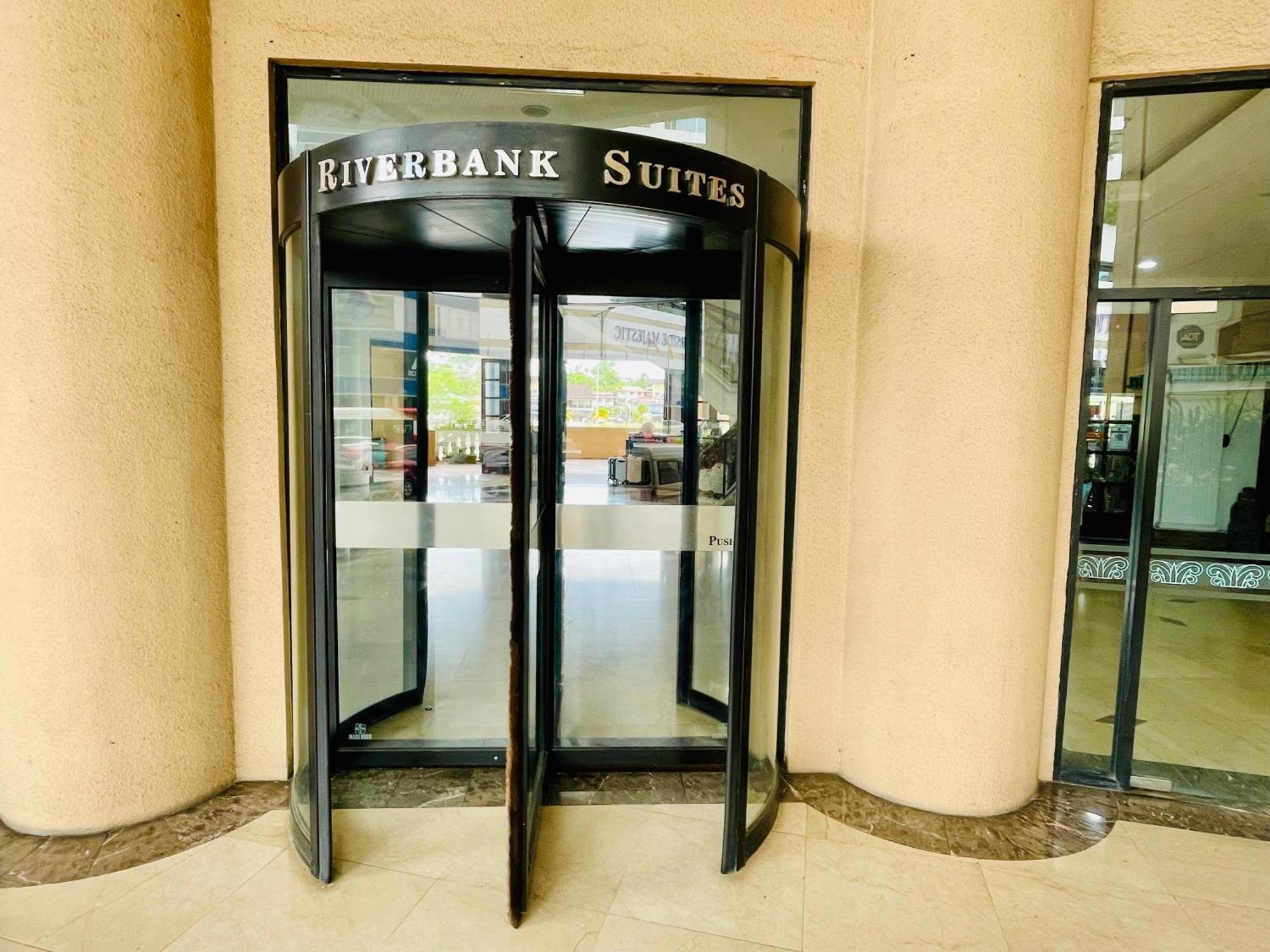 Kuching City Center Riverbank Suites With Marvelous River View מראה חיצוני תמונה
