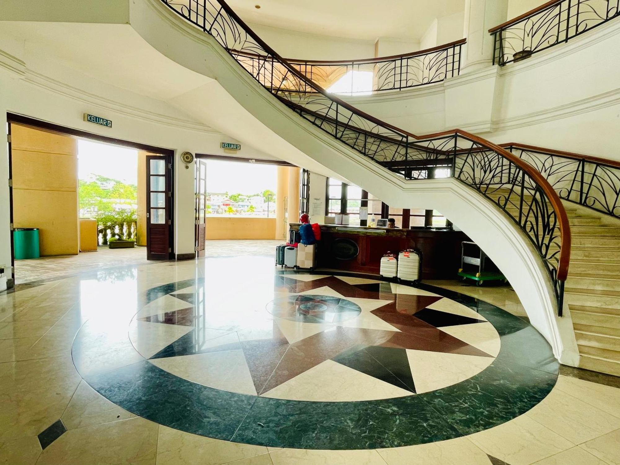 Kuching City Center Riverbank Suites With Marvelous River View מראה חיצוני תמונה